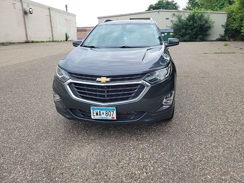 Used 2018 Chevrolet Equinox LT w/ Sun & Infotainment Package AWD/4WD image 3