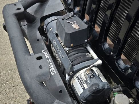Used 2016 Jeep Wrangler Unlimited Rubicon w/ Connectivity Group AWD/4WD image 9
