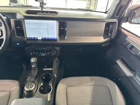 Used 2023 Ford Bronco Outer Banks AWD/4WD image 44