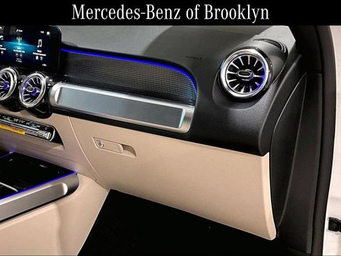 Certified 2023 Mercedes-Benz GLB 250 4MATIC image 18