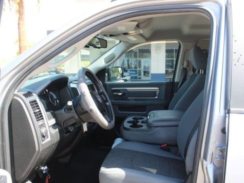 Used 2020 RAM 1500 Classic SLT w/ Luxury Group AWD/4WD image 13