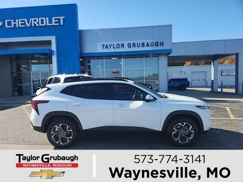 New 2026 Chevrolet Trax LT w/ Driver Confidence Package image 1