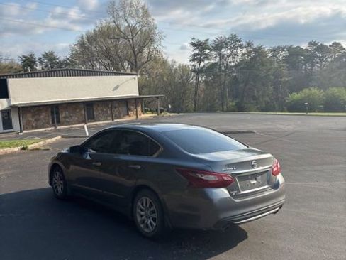 Used 2018 Nissan Altima 2.5 S w/ S Convenience Package image 10