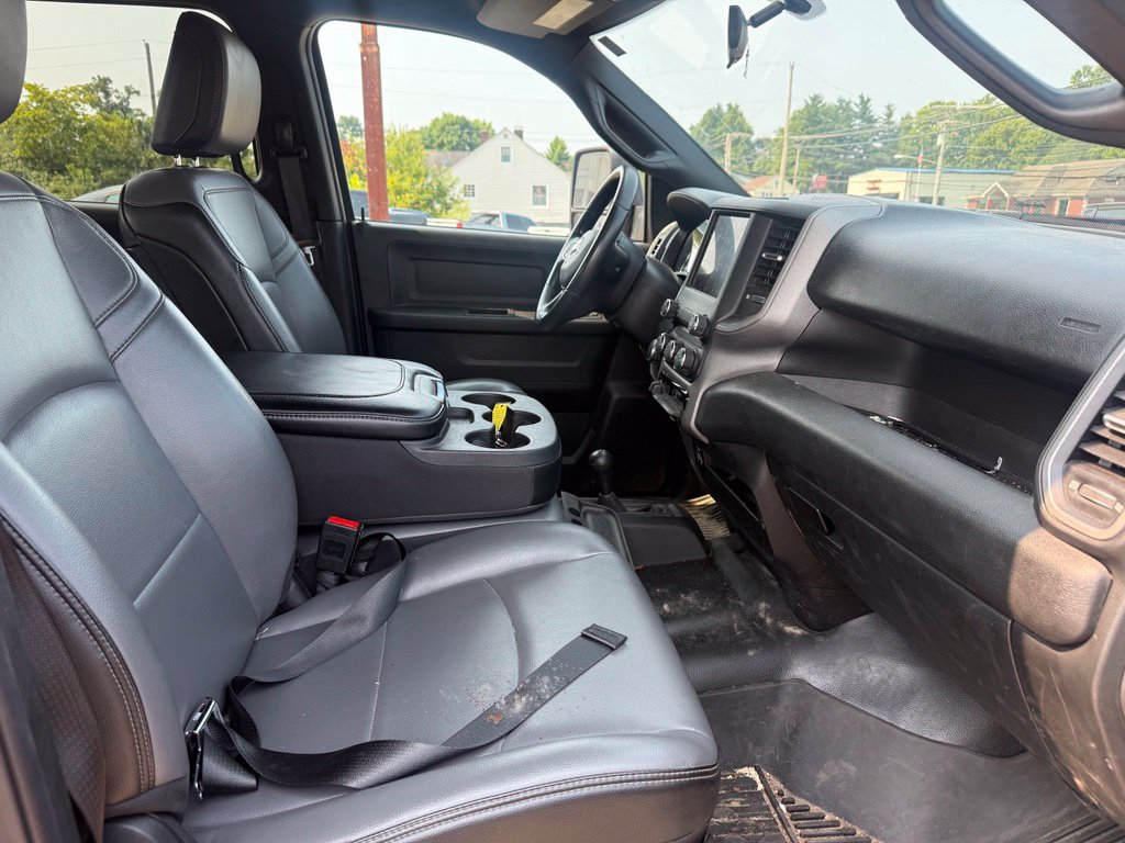Used 2024 RAM 2500 Tradesman w/ Chrome Appearance Group AWD/4WD image 19