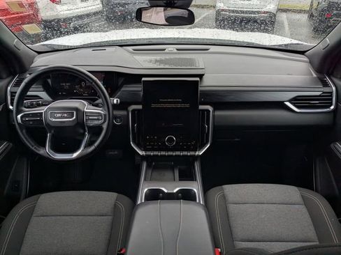 Used 2025 GMC Acadia Elevation image 15