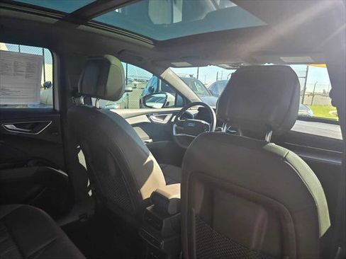 Used 2024 Audi Q4 e-tron Prestige image 16