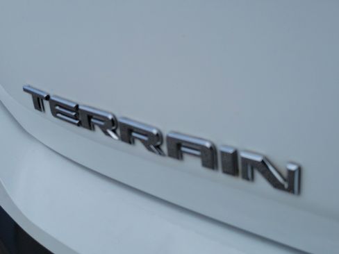 Used 2021 GMC Terrain SLE FWD image 31