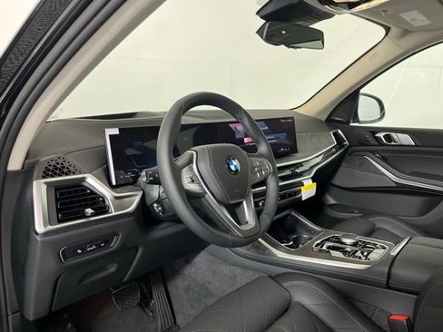 Used 2026 BMW X7 xDrive40i w/ Premium Package image 9