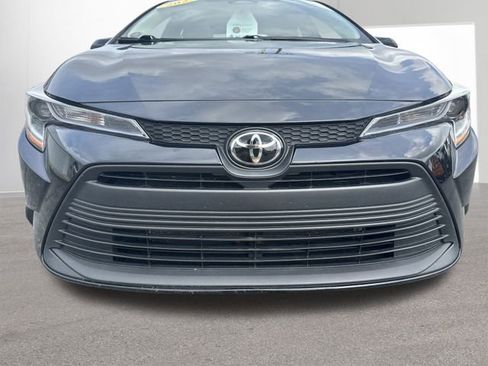 Used 2023 Toyota Corolla LE image 32