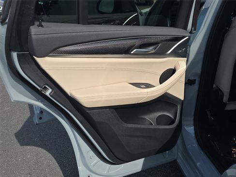 Used 2023 BMW X3 M40i image 10