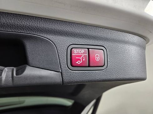 Used 2024 Mercedes-Benz GLE 350 4MATIC image 11