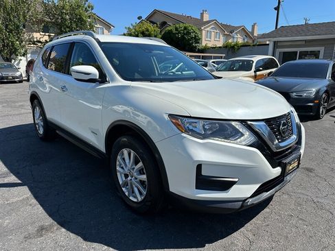Used 2019 Nissan Rogue SV FWD image 3