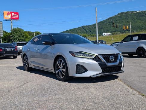 Used 2019 Nissan Maxima 3.5 SL w/ Floor Mat Group FWD image 6