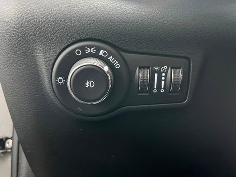 Used 2023 Jeep Compass Altitude image 19