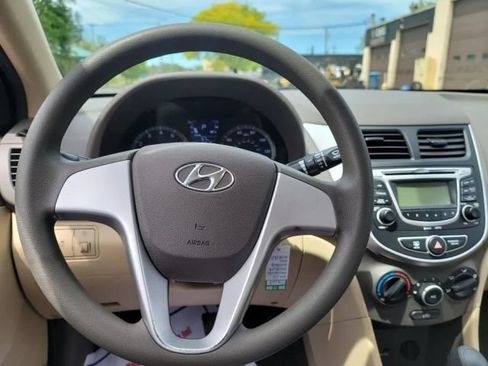 Used 2012 Hyundai Accent GLS FWD image 15