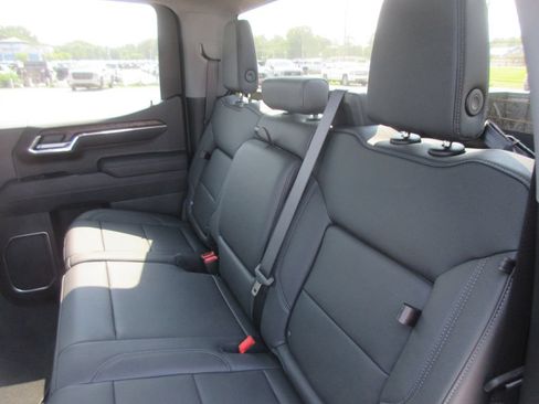 New 2026 GMC Sierra 1500 SLT w/ SLT Premium Package AWD/4WD image 14