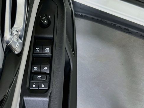 Used 2022 Jeep Compass Limited AWD/4WD image 17