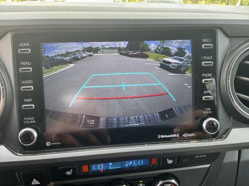 Used 2022 Toyota Tacoma TRD Sport w/ TRD Premium Sport Package AWD/4WD image 25