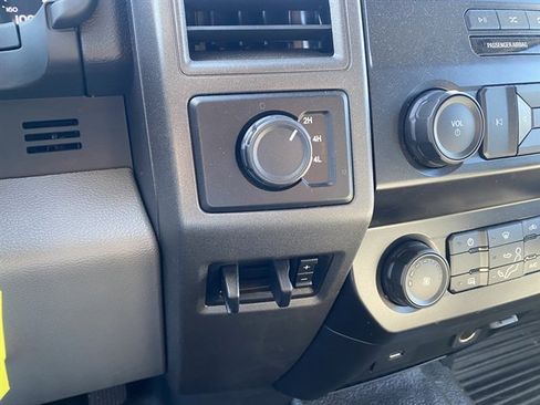 Used 2022 Ford F350 XL w/ Power Equipment Group image 19