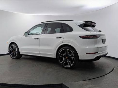 Used 2021 Porsche Cayenne Turbo AWD/4WD image 4