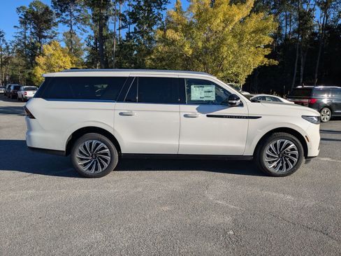 New 2025 Lincoln Navigator L Black Label image 4