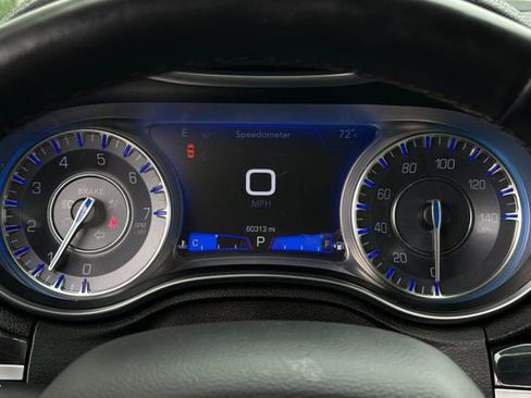 Used 2021 Chrysler 300 Touring L AWD/4WD image 30
