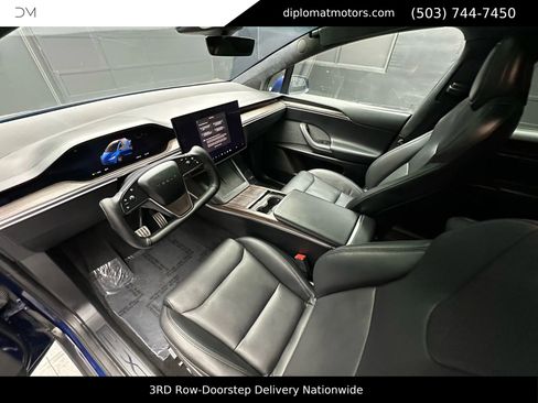 Used 2022 Tesla Model X image 17