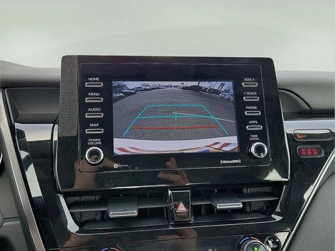 Used 2024 Toyota Camry SE image 16