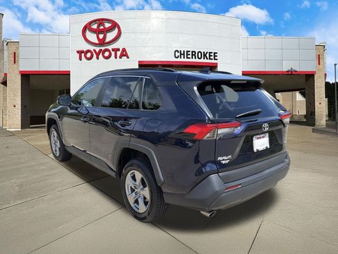 Used 2025 Toyota RAV4 XLE FWD image 7