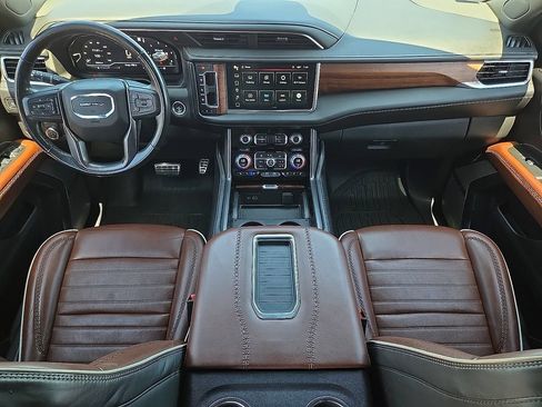 Used 2023 GMC Yukon Denali Ultimate AWD/4WD image 10