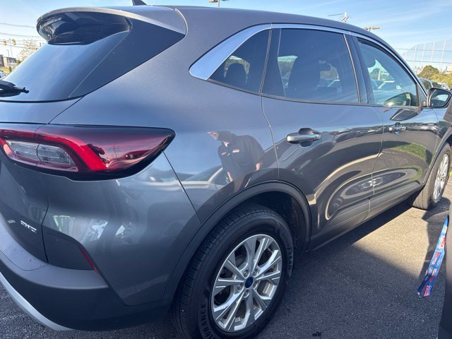 Used 2023 Ford Escape Active AWD/4WD image 3