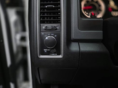 Used 2018 RAM 2500 Tradesman w/ Chrome Appearance Group AWD/4WD image 28