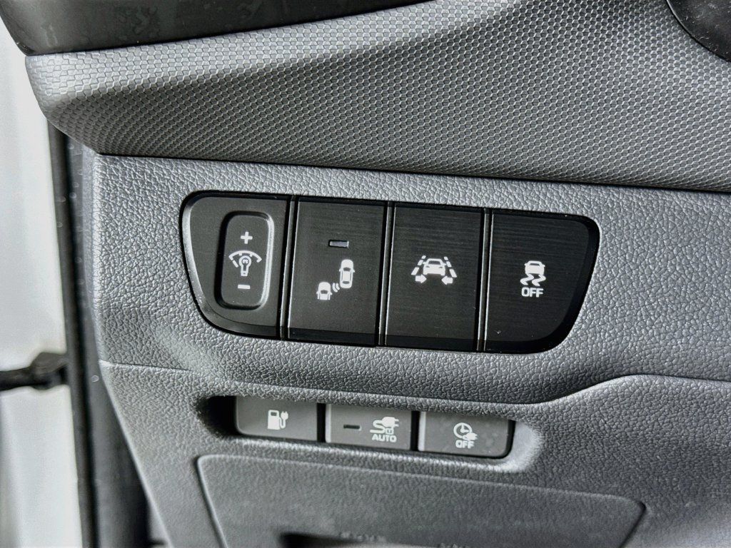 Used 2019 Hyundai Ioniq Limited FWD image 18