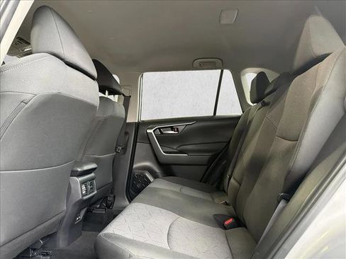 Used 2025 Toyota RAV4 XLE image 21