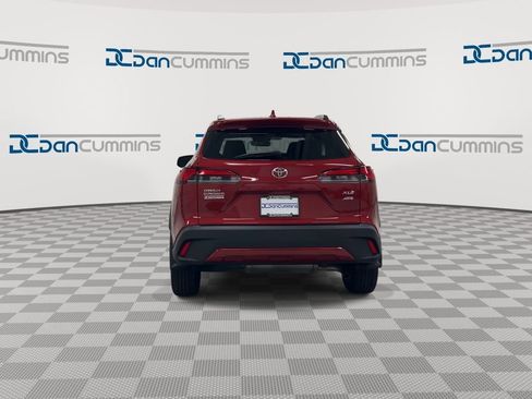 Used 2023 Toyota Corolla Cross XLE image 7