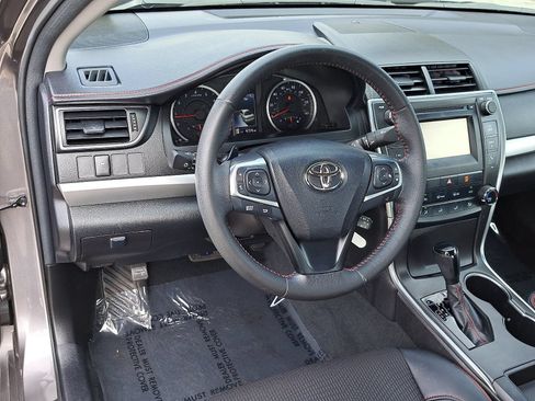 Used 2017 Toyota Camry SE FWD image 15