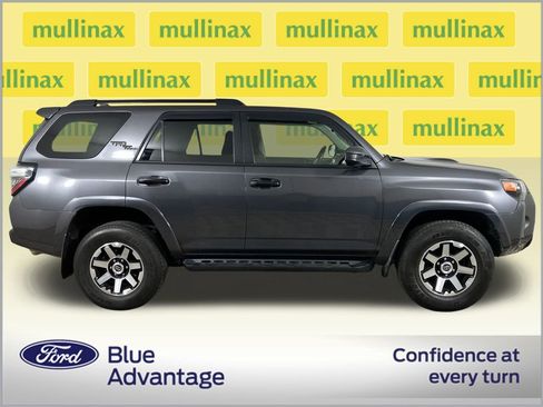 Used 2021 Toyota 4Runner TRD Off-Road image 2