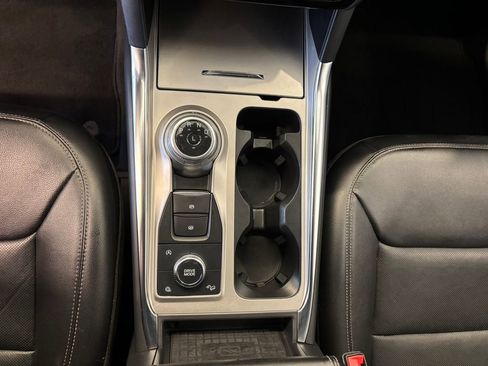 Used 2023 Ford Explorer Limited image 20