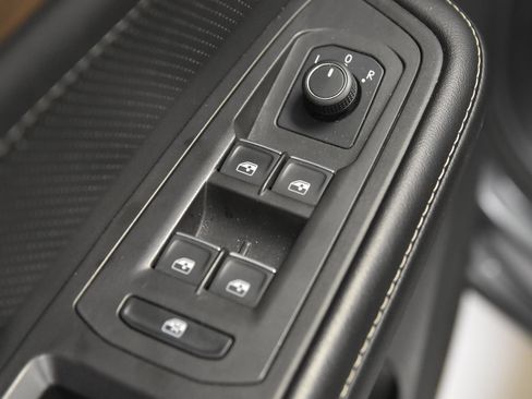 Used 2024 Volkswagen Atlas SE AWD/4WD image 13