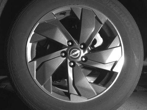 Used 2025 Nissan Rogue SV AWD/4WD image 14