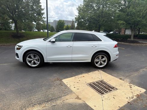 Used 2023 Audi Q8 Premium w/ Convenience Package AWD/4WD image 8