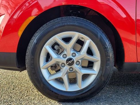 Used 2025 Kia Soul LX w/ LX Technology Package image 6