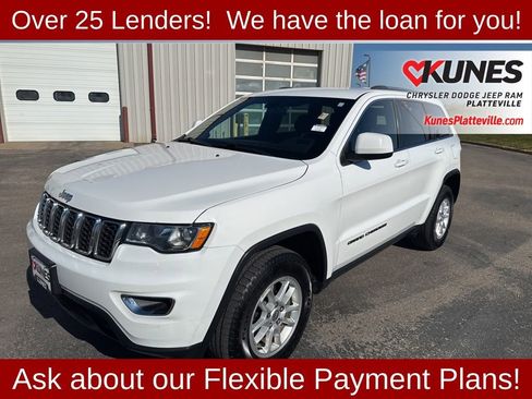 Used 2019 Jeep Grand Cherokee Laredo w/ Security & Convenience Group image 2