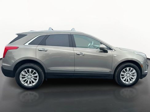 Used 2019 Cadillac XT5 FWD image 2