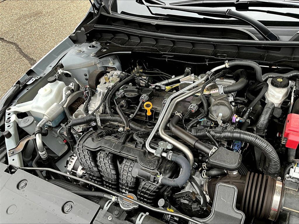 Used 2025 Nissan Altima 2.5 SR w/ SR Premium Package FWD image 33