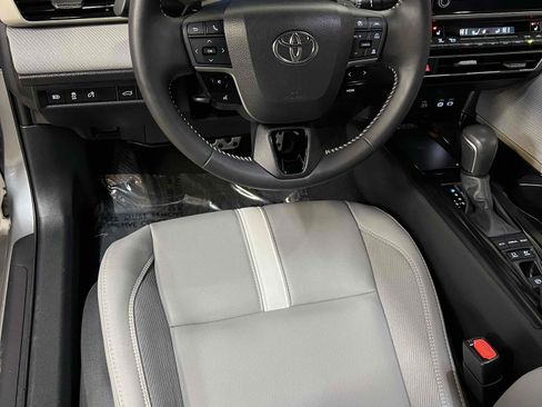 Used 2025 Toyota Camry SE w/ Convenience Package FWD image 24