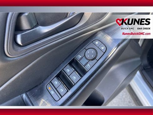 Used 2024 Nissan Rogue S image 8