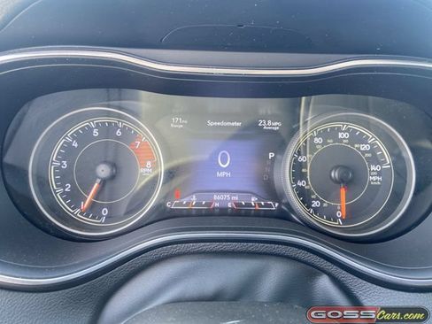 Used 2022 Jeep Cherokee Limited w/ Mopar Interior Package AWD/4WD image 13