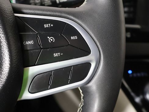 Used 2023 Chrysler Voyager LX FWD image 37