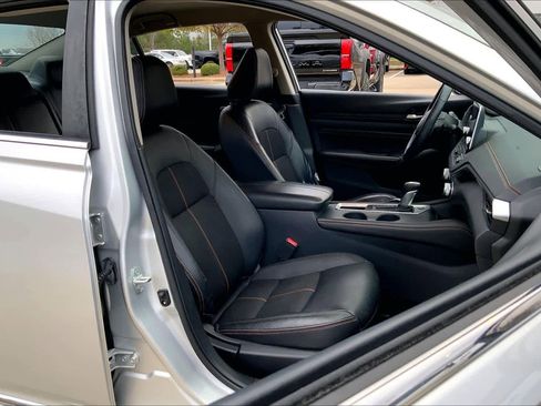 Used 2019 Nissan Altima 2.5 SR image 8